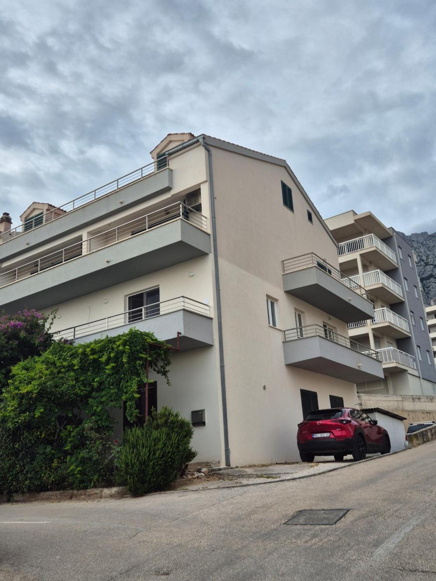 M&m-sea View & Private Parking *