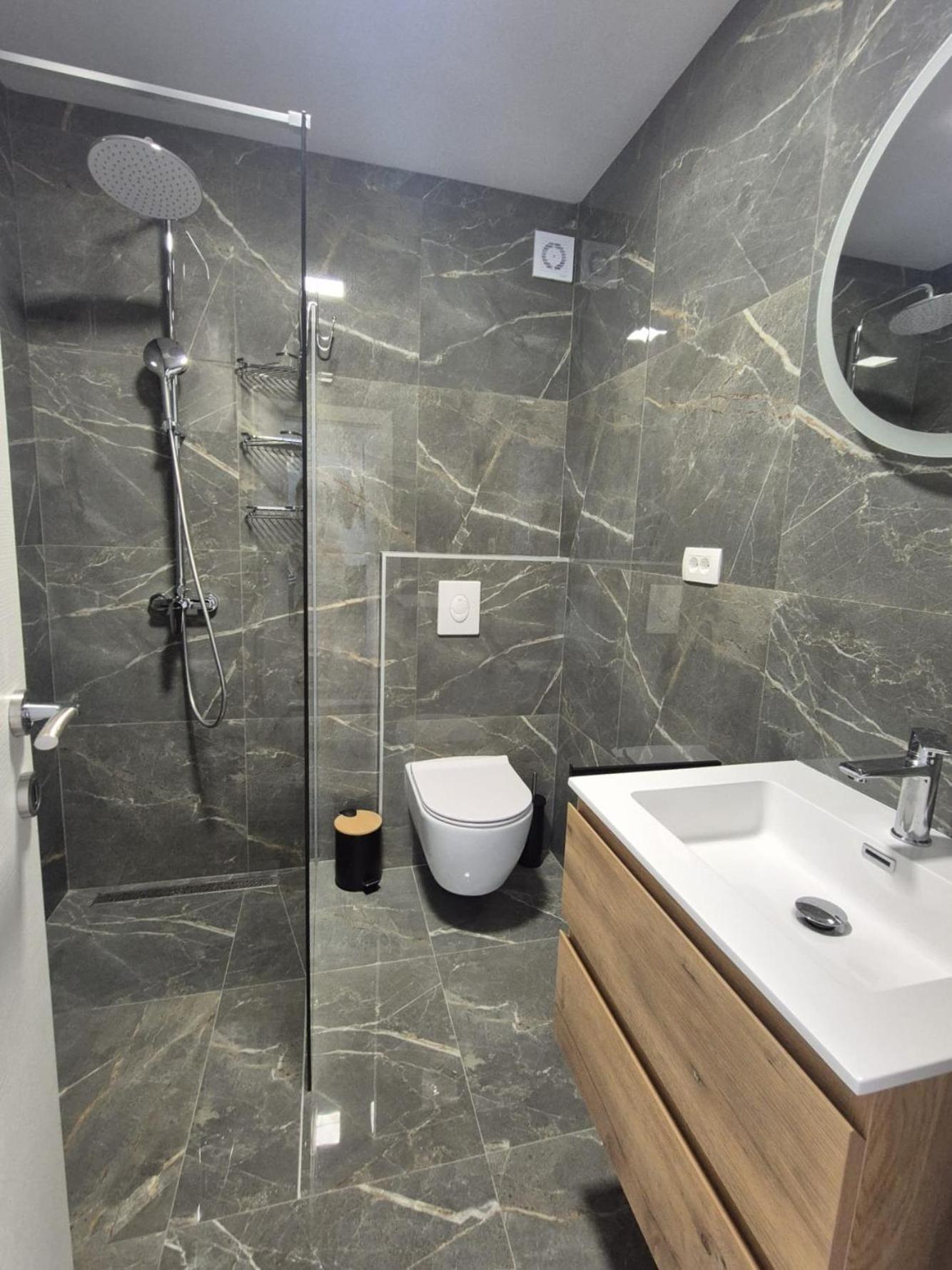 Apartma M&m-sea View & Private Parking Makarska